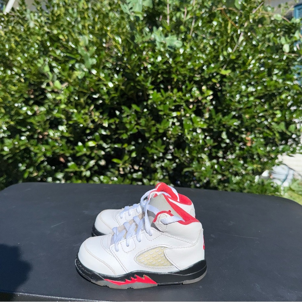 Jordan 5 Retro “Fire Red” Kids Size 6C